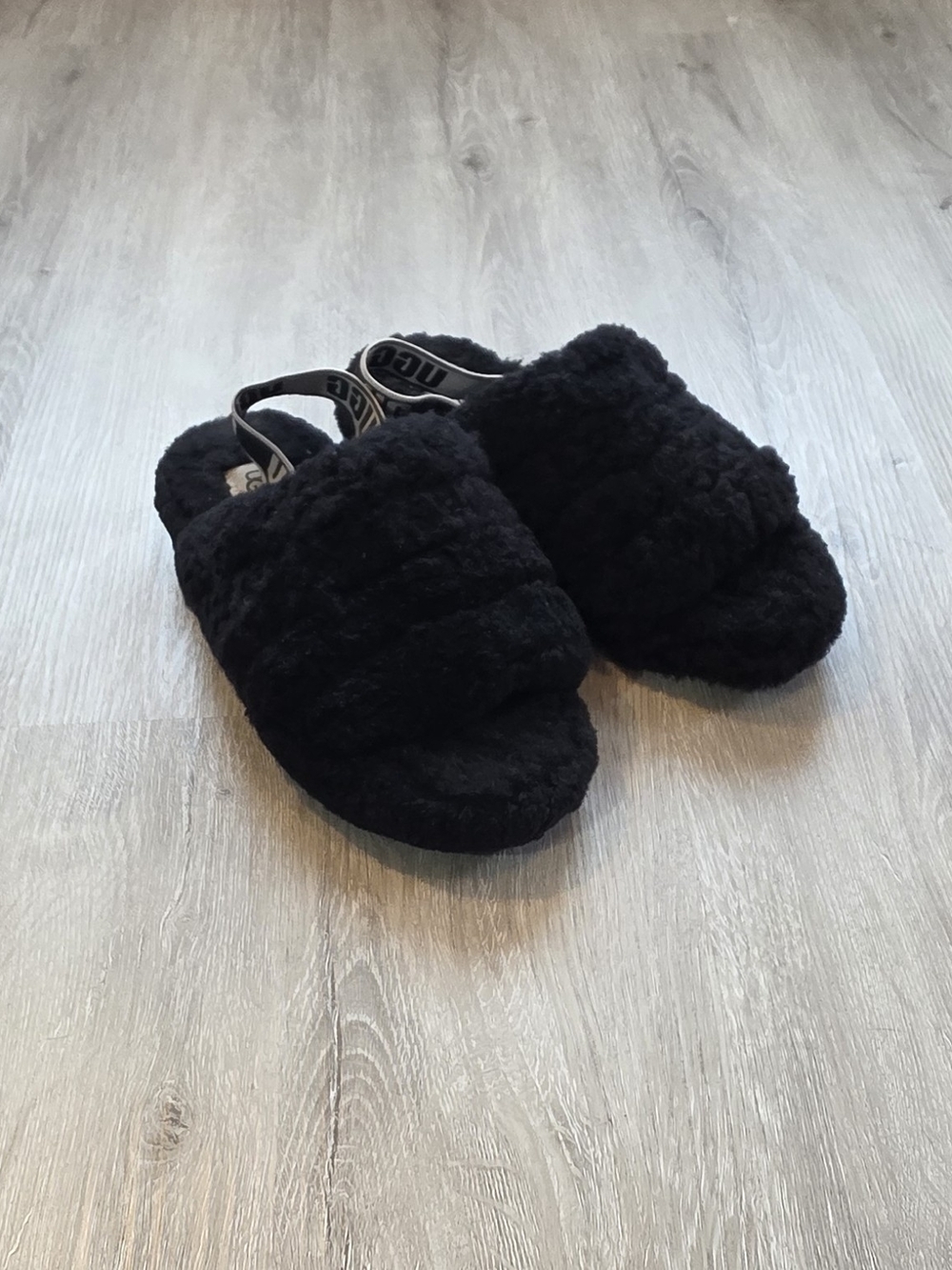 UGG Womens Black Faux-Shearling Slide Slippers Size 7